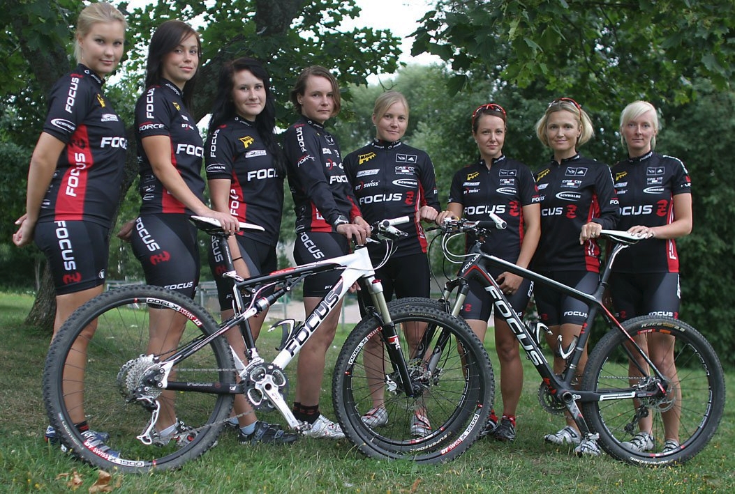 Teamissä kilpailevat ensi kesänä uusien ajajien lisäksi myös kaikki jo viime kaudella joukkueessa ajaneet (kuvasta puuttuu Heidi Hyvärinen).