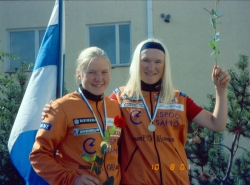 Merja Kiviranta (vas.) ja Sirpa Ahlroos polkivat naisten paritempon suomenmestareiksi.